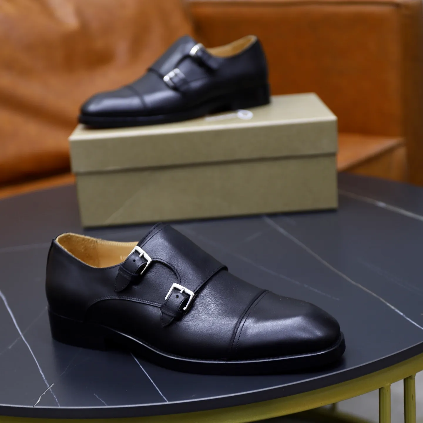 Ex-factory price: 620💰Christia*.Loubouti*🆑High-end men’s business formal leather shoes | Classic red sole shoes | Original imported first-layer cowhide | Water-dyed cowhide lining | Italian imported red rubber outsole | High-end luxury | Perfect interpretation of fashion, sunshine, style, suitable for various occasions Size: 39-44 (38.45 custom-made)